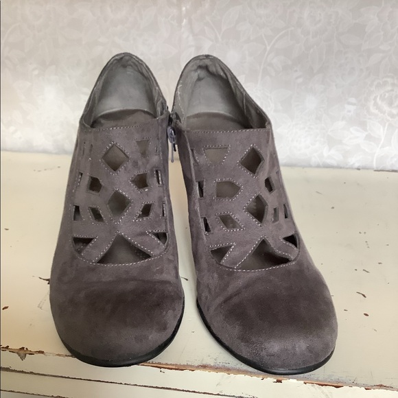 Grey Booties - Picture 2 of 7